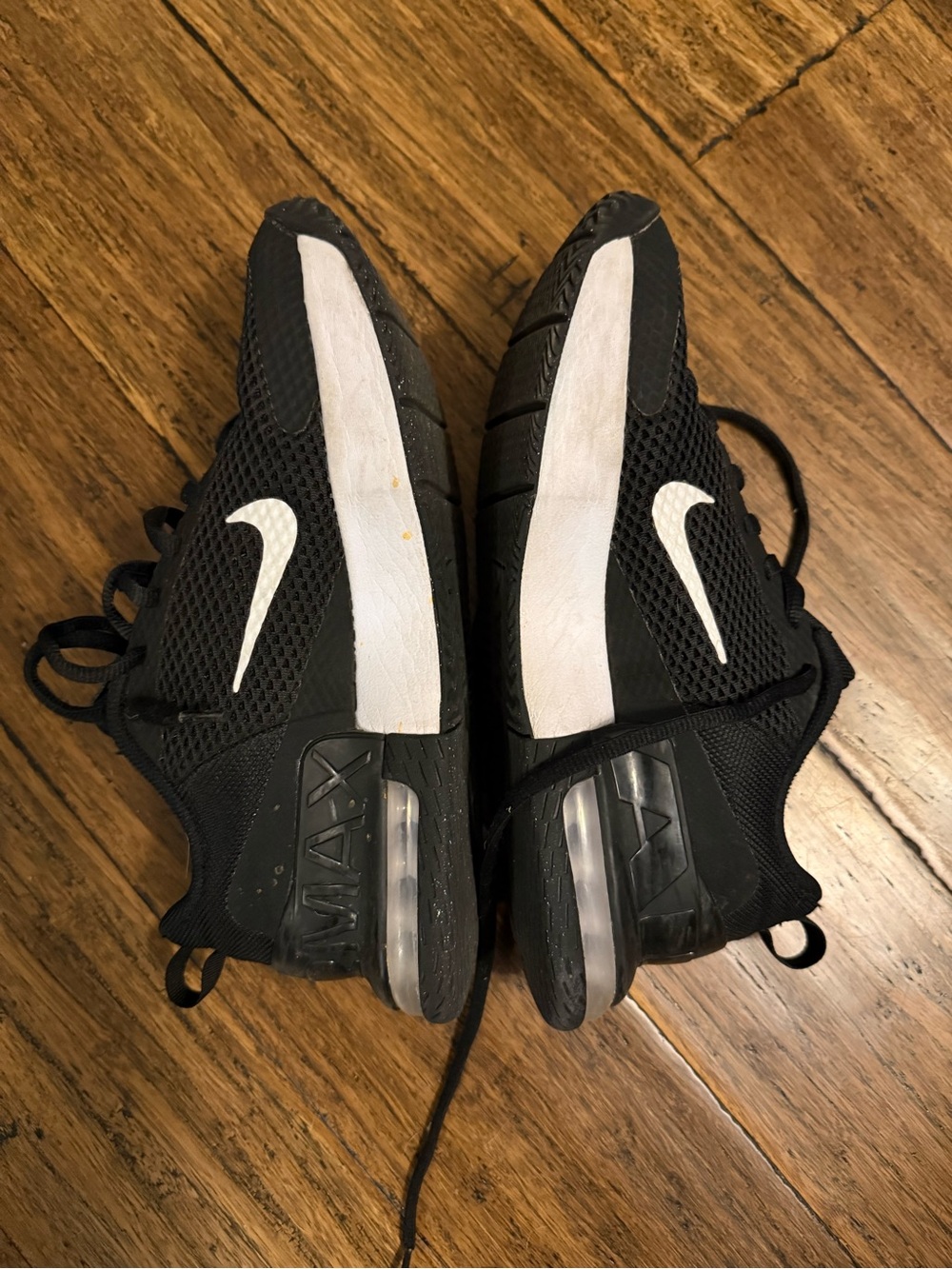 Nike Men’s Black/White Air Max Casual Sneakers
